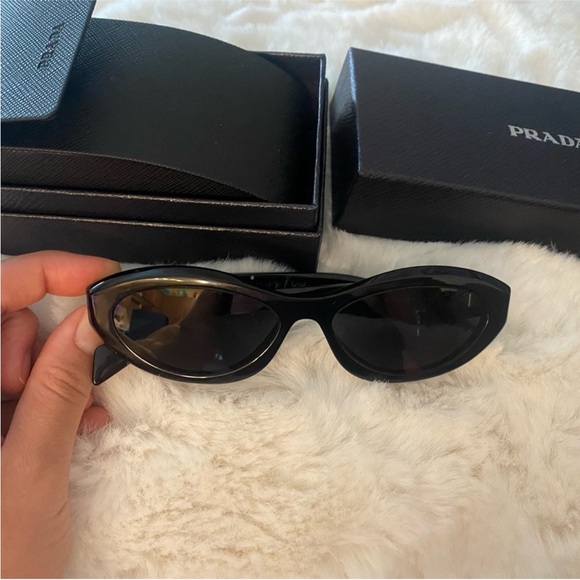 Prada PR 26ZS Sunglasses - Picture 3 of 9